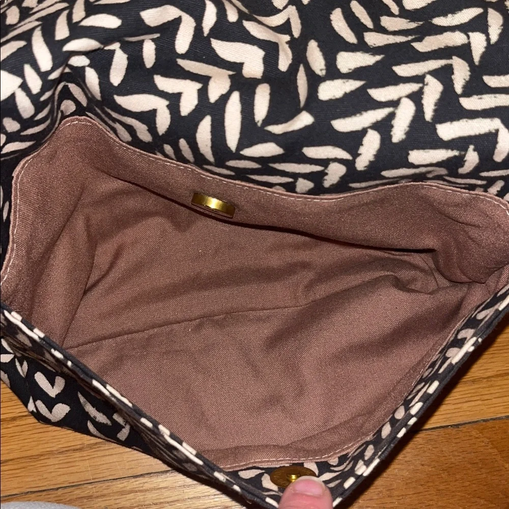 Sseko Foldover Crossbody Clutch in Kawa, Excellent Condition‎